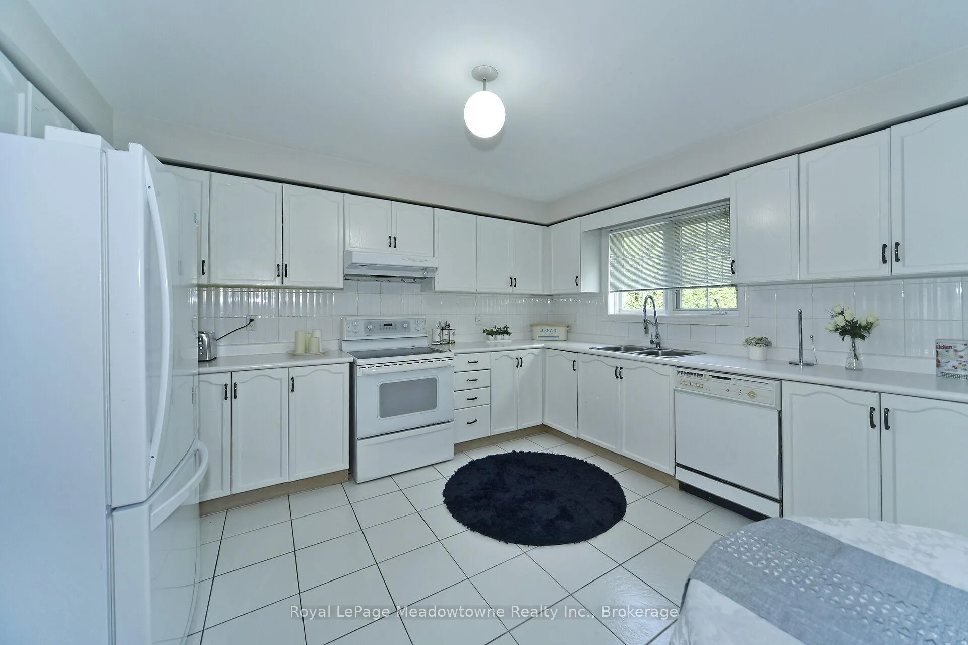 Photo 9 of 30 Millrun Crescent N, Vaughan, Islington Woods — HOMEH