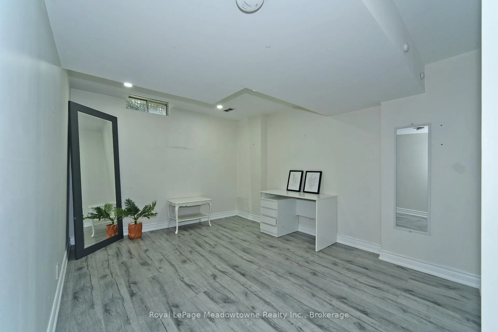 Photo 16 of 30 Millrun Crescent N, Vaughan, Islington Woods — HOMEH