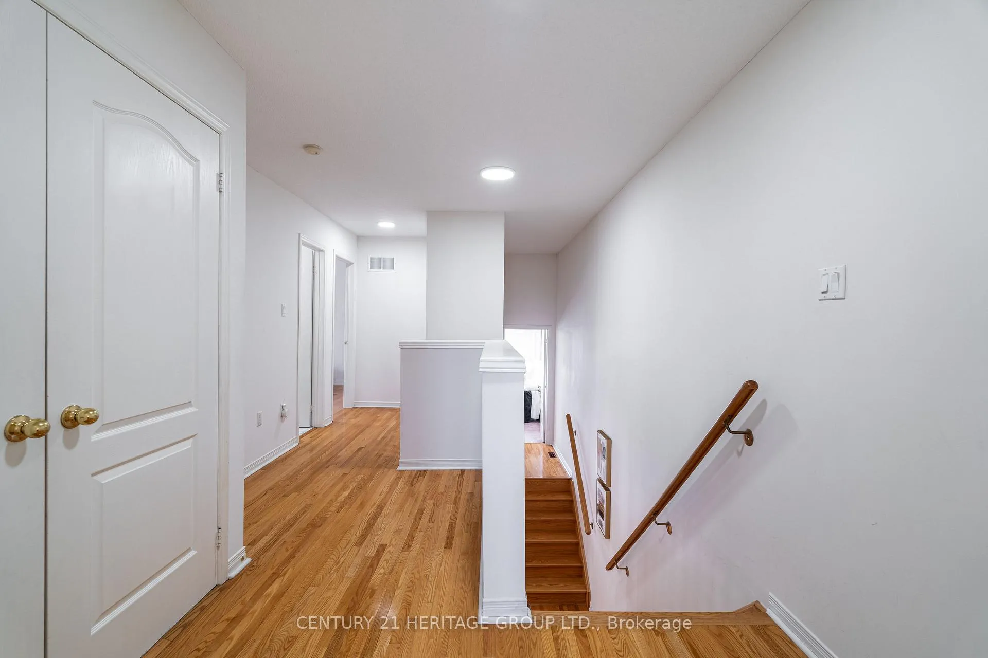 Photo 18 of 211 Kayla Crescent, Vaughan, Maple — HOMEH