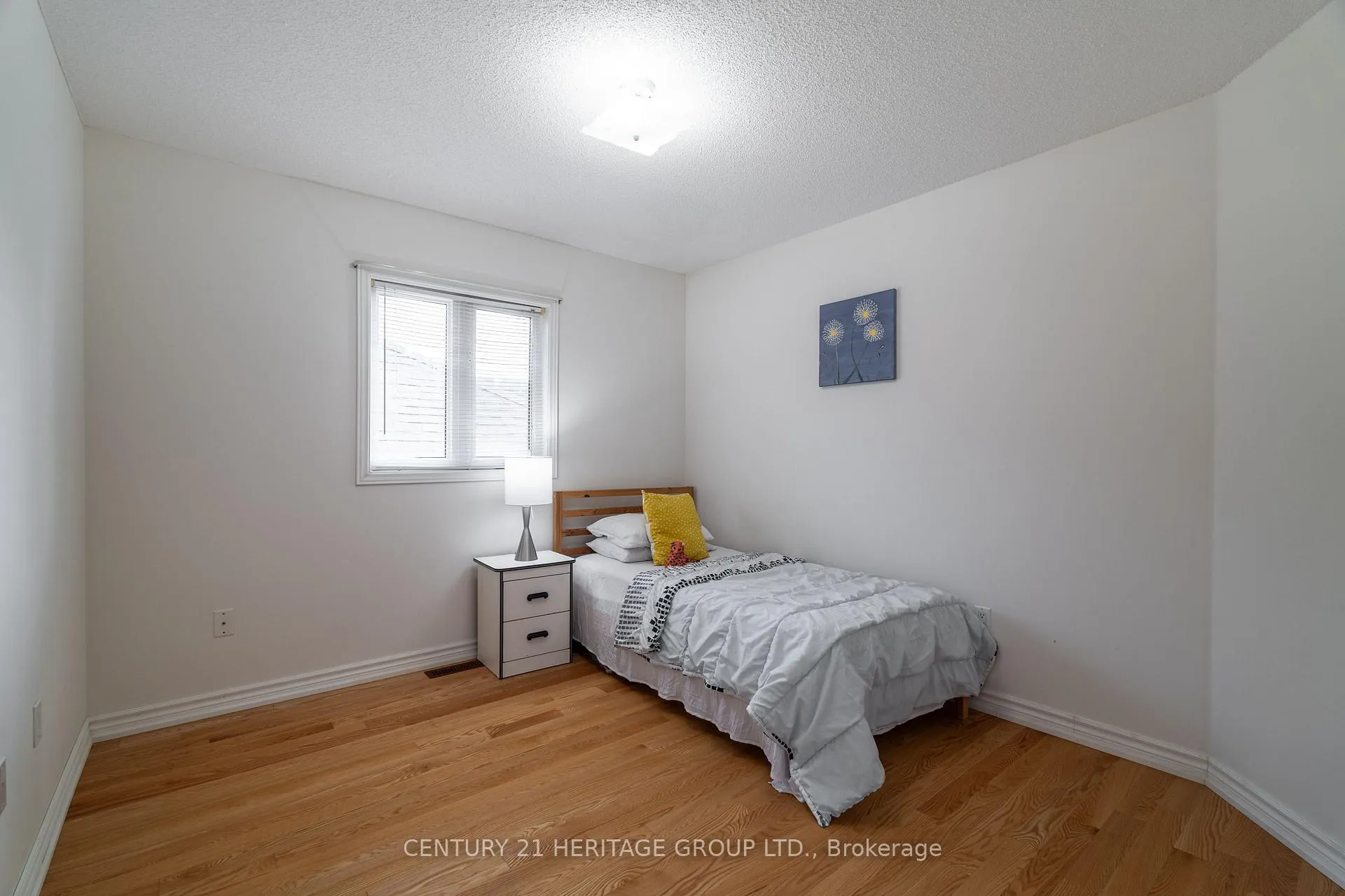 Photo 26 of 211 Kayla Crescent, Vaughan, Maple — HOMEH