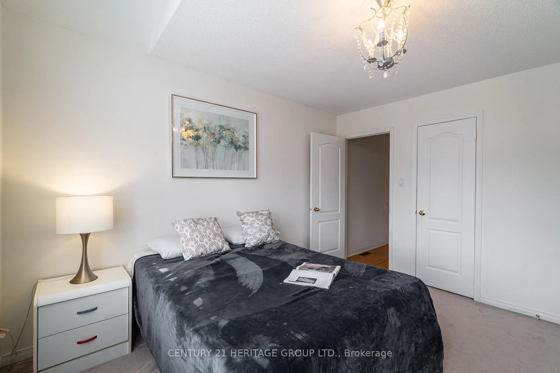 Photo 30 of 211 Kayla Crescent, Vaughan, Maple — HOMEH