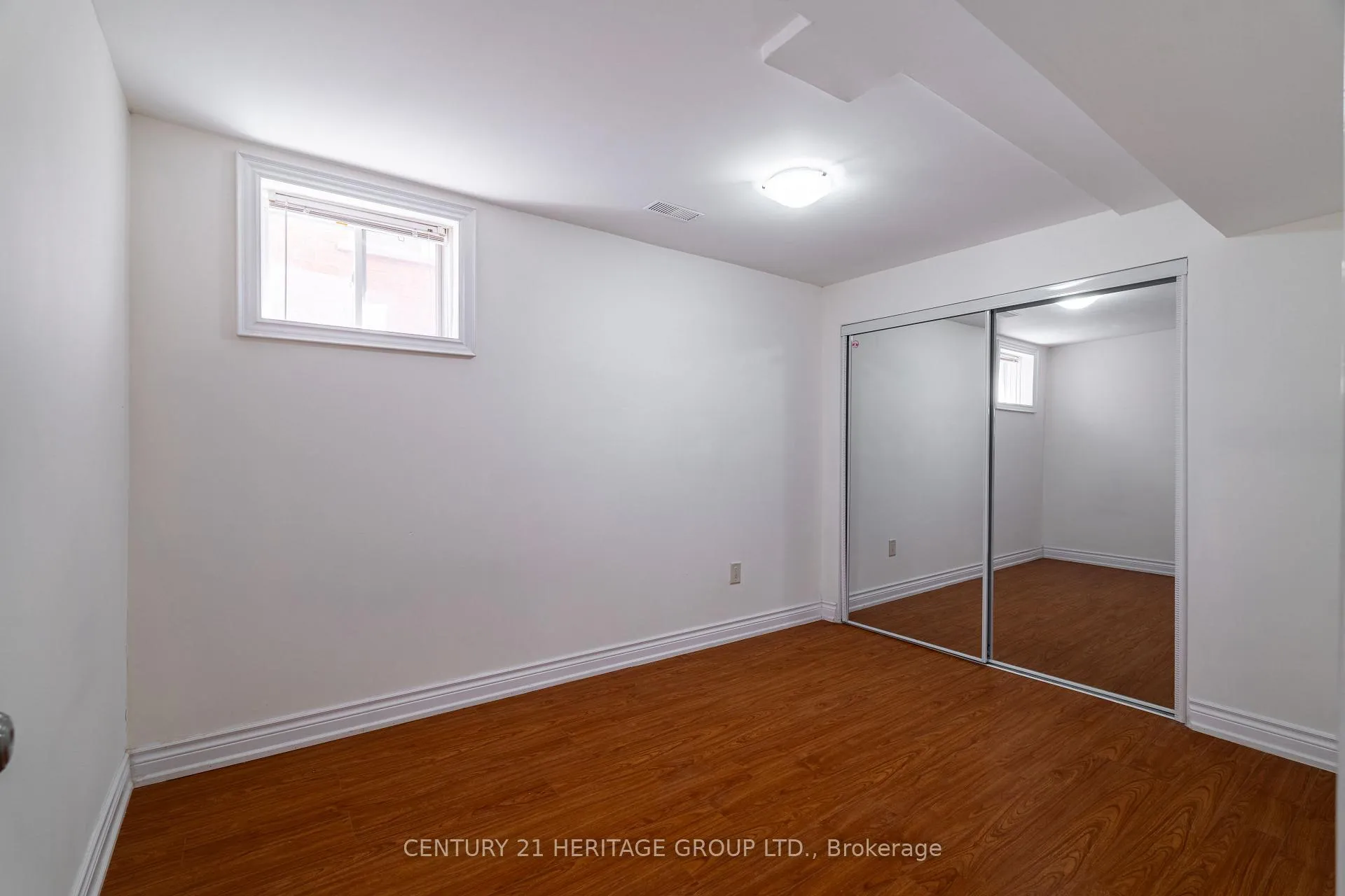 Photo 37 of 211 Kayla Crescent, Vaughan, Maple — HOMEH