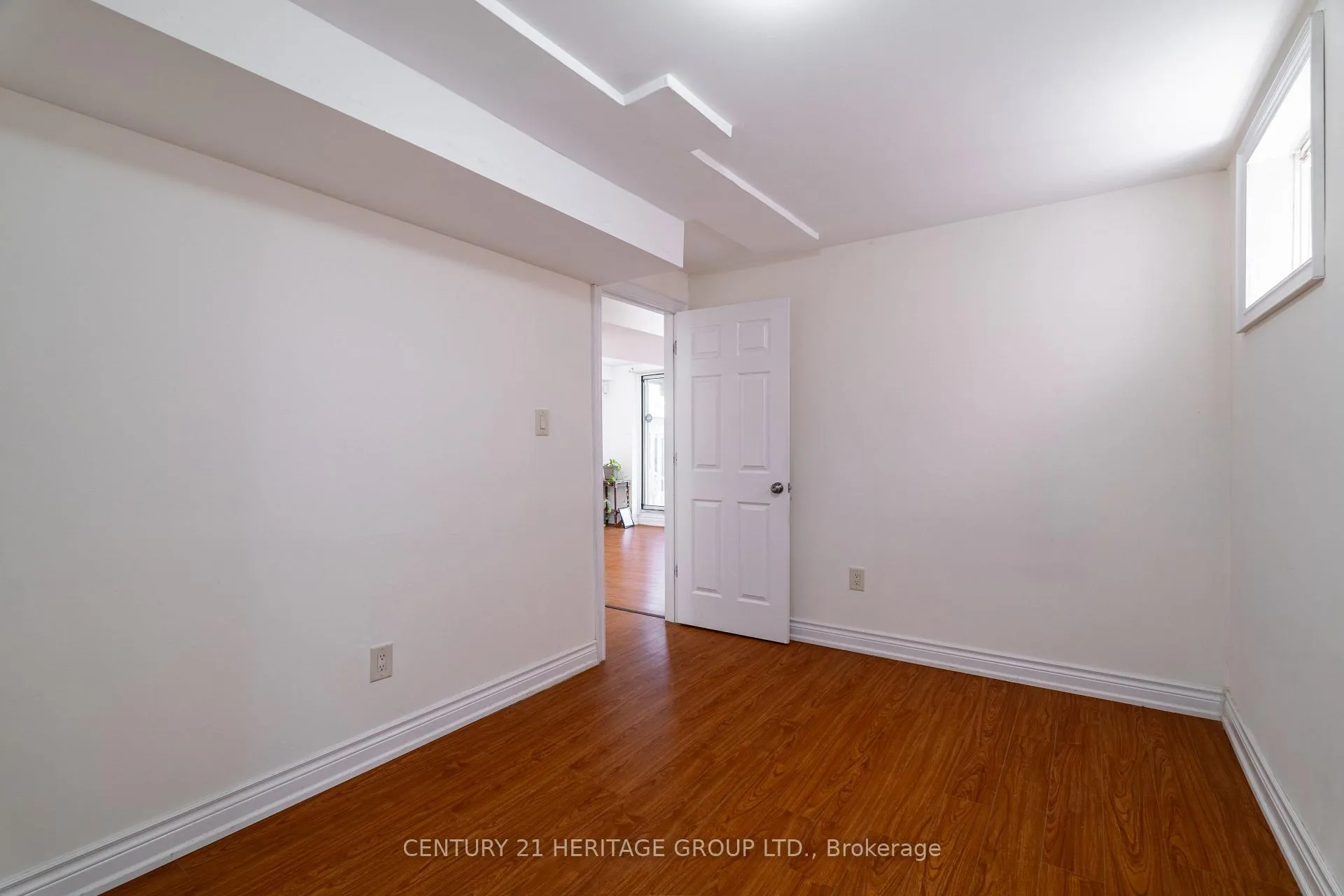 Photo 38 of 211 Kayla Crescent, Vaughan, Maple — HOMEH