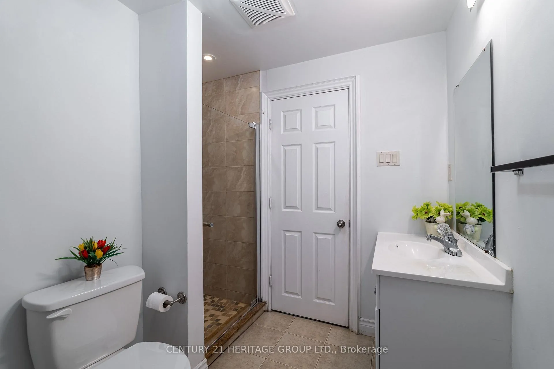 Photo 40 of 211 Kayla Crescent, Vaughan, Maple — HOMEH
