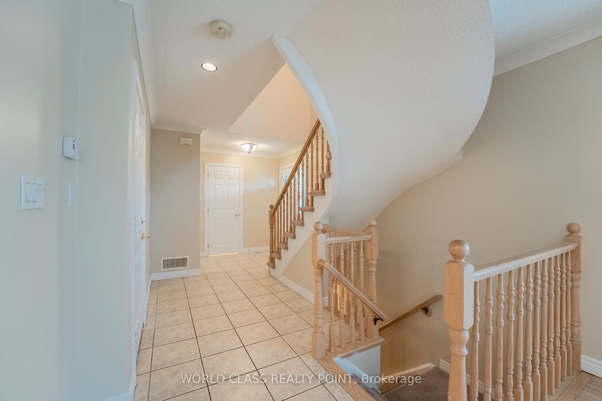 Photo 6 of 1 Magnolia Crescent, Grimsby, Grimsby West — HOMEH