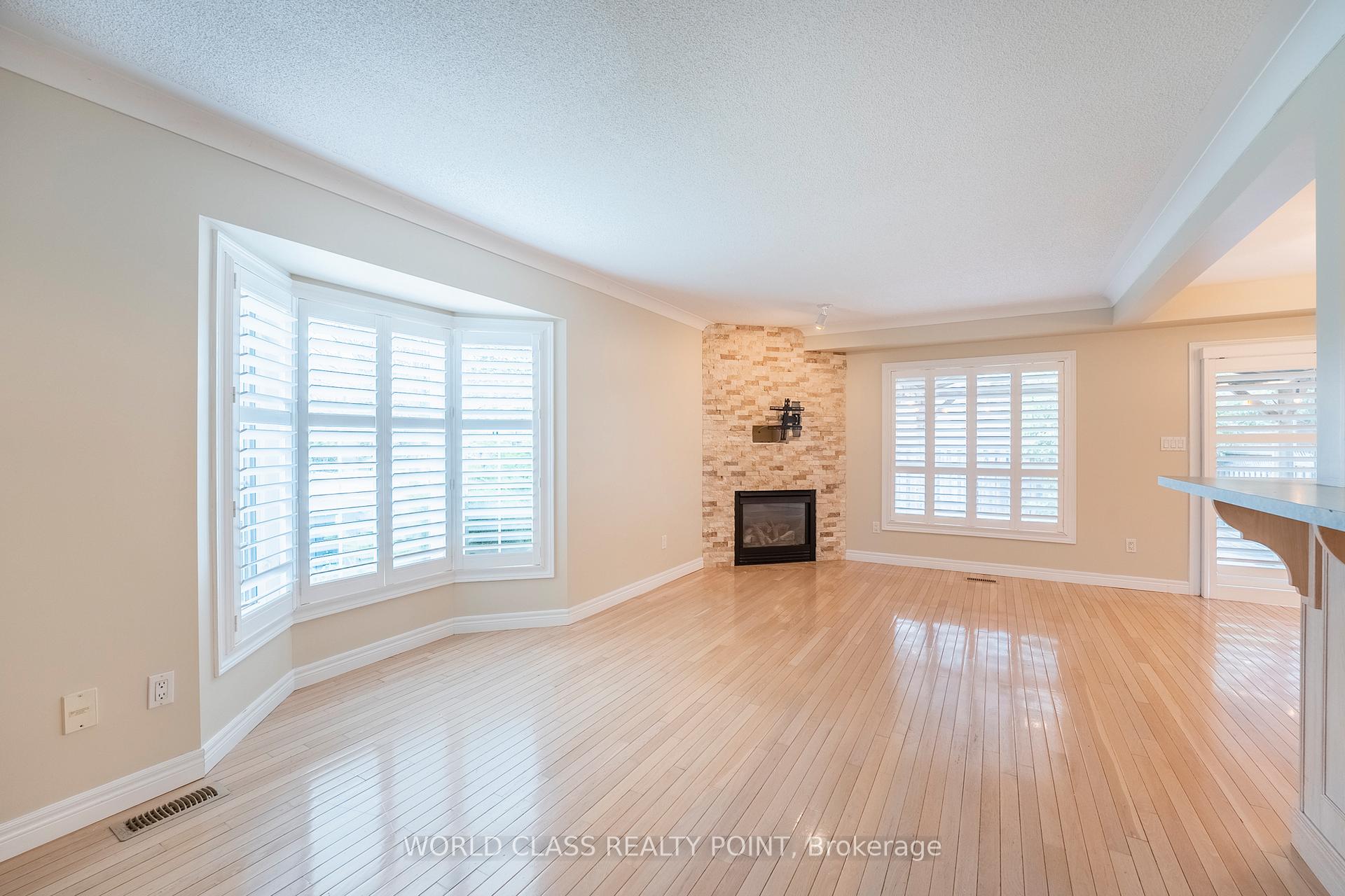 Photo 7 of 1 Magnolia Crescent, Grimsby, Grimsby West — HOMEH