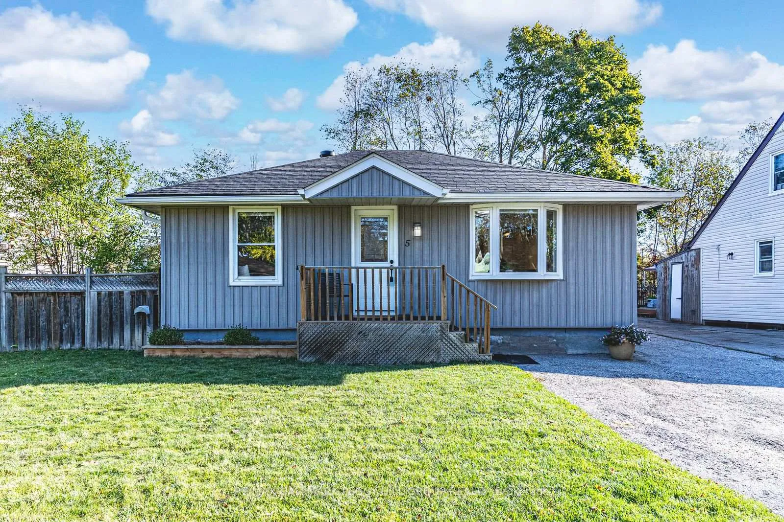 Photo 1 of 5 Newton Street, Barrie, Wellington — HOMEH