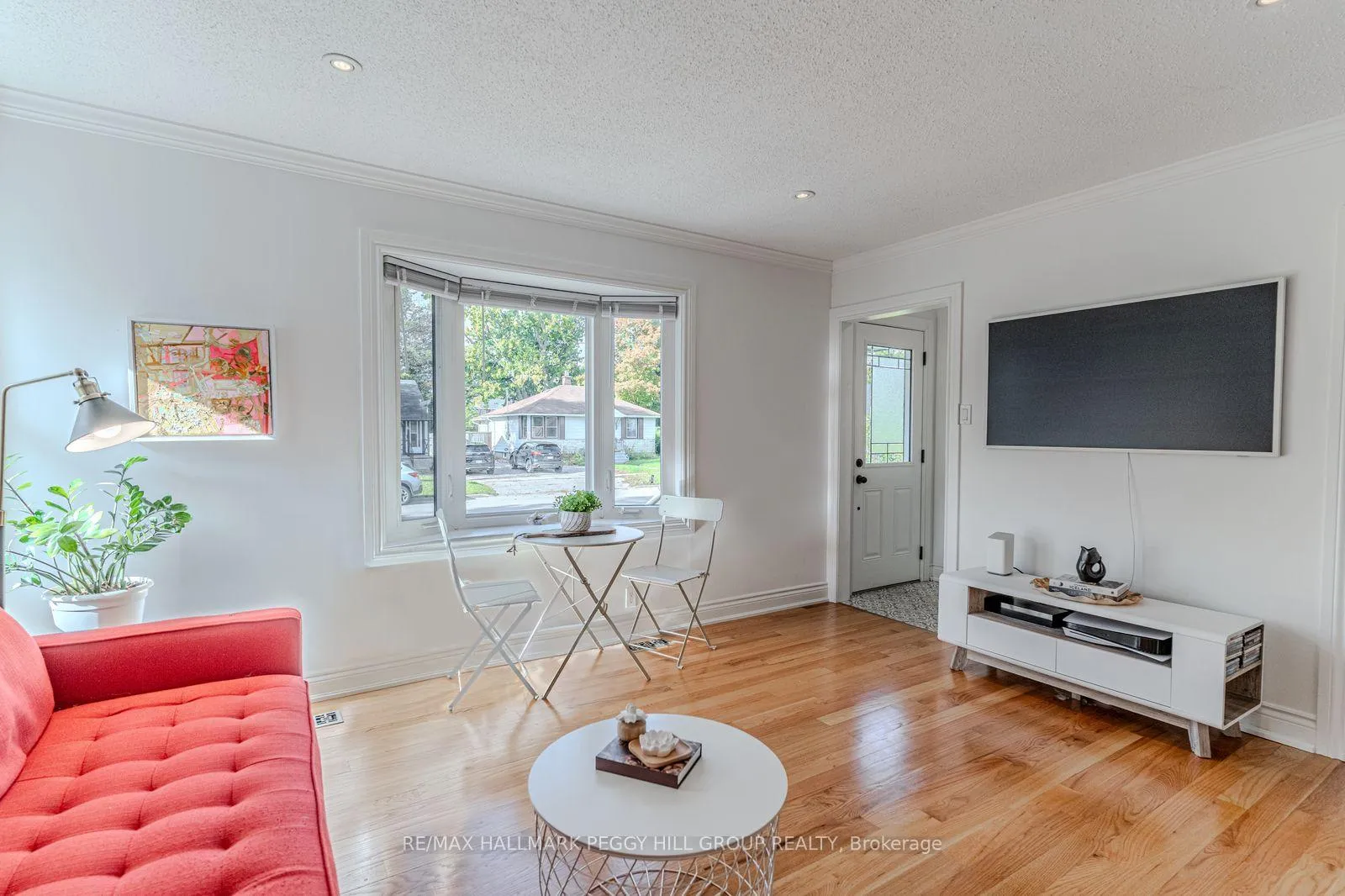 Photo 5 of 5 Newton Street, Barrie, Wellington — HOMEH