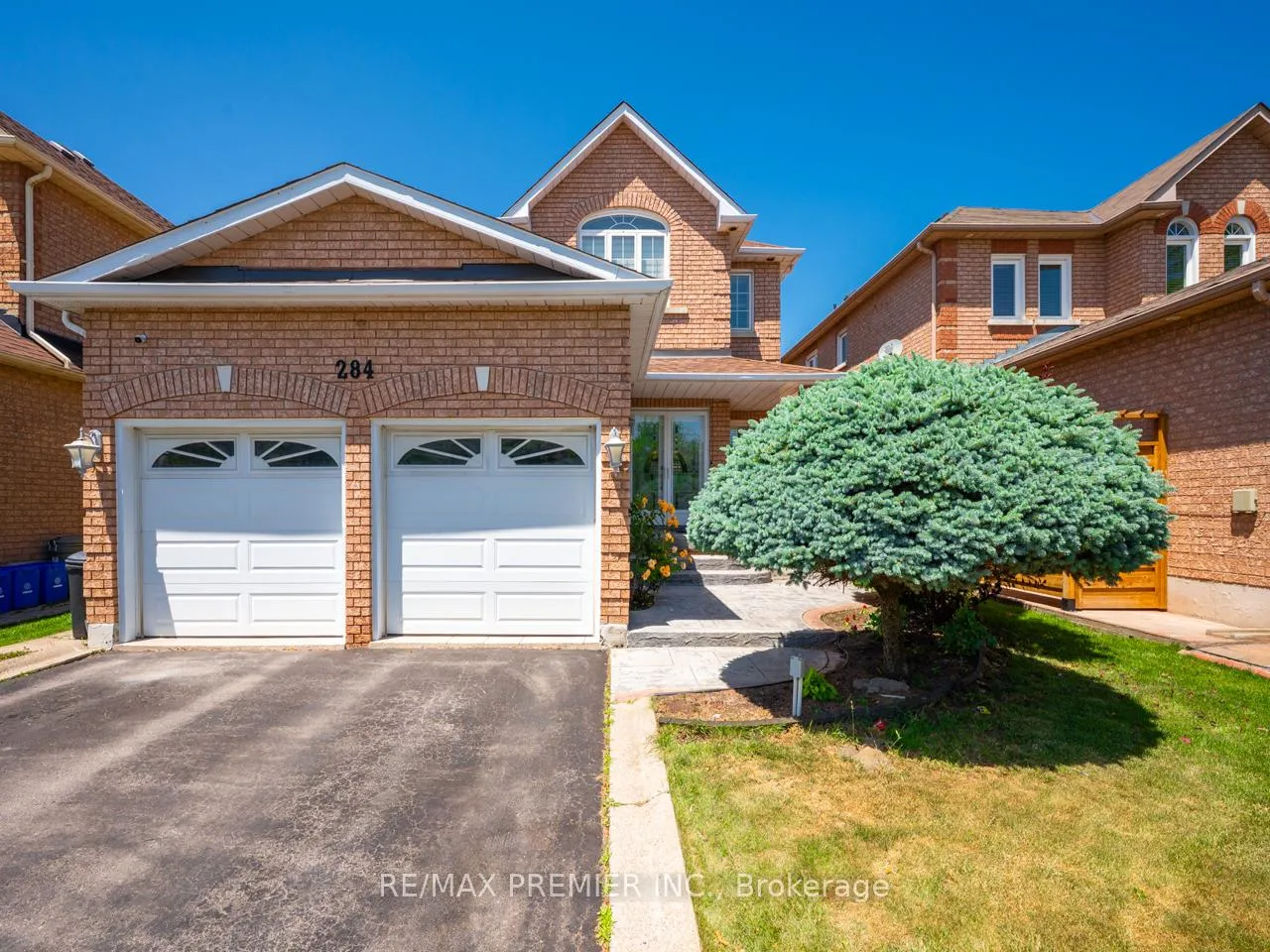 Photo 2 of 284 Avro Road, Vaughan, Maple — HOMEH