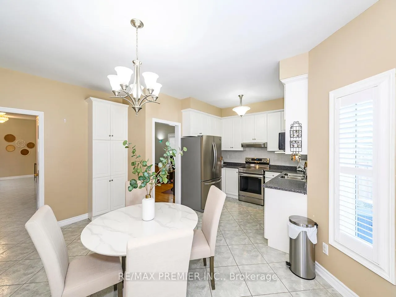 Photo 13 of 284 Avro Road, Vaughan, Maple — HOMEH