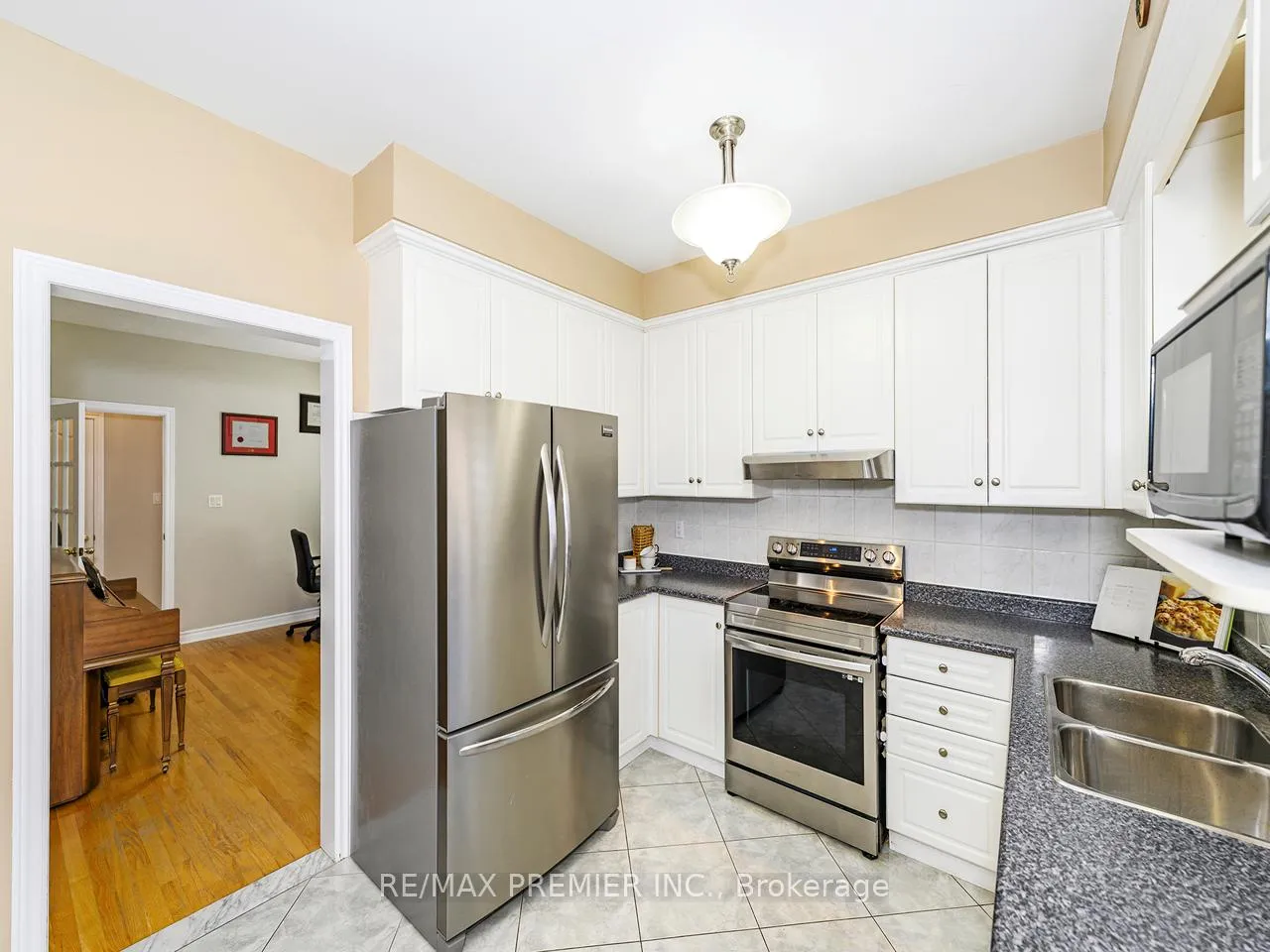 Photo 15 of 284 Avro Road, Vaughan, Maple — HOMEH