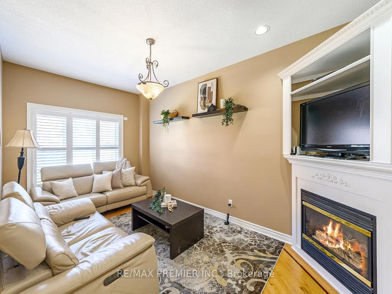 Photo 17 of 284 Avro Road, Vaughan, Maple — HOMEH