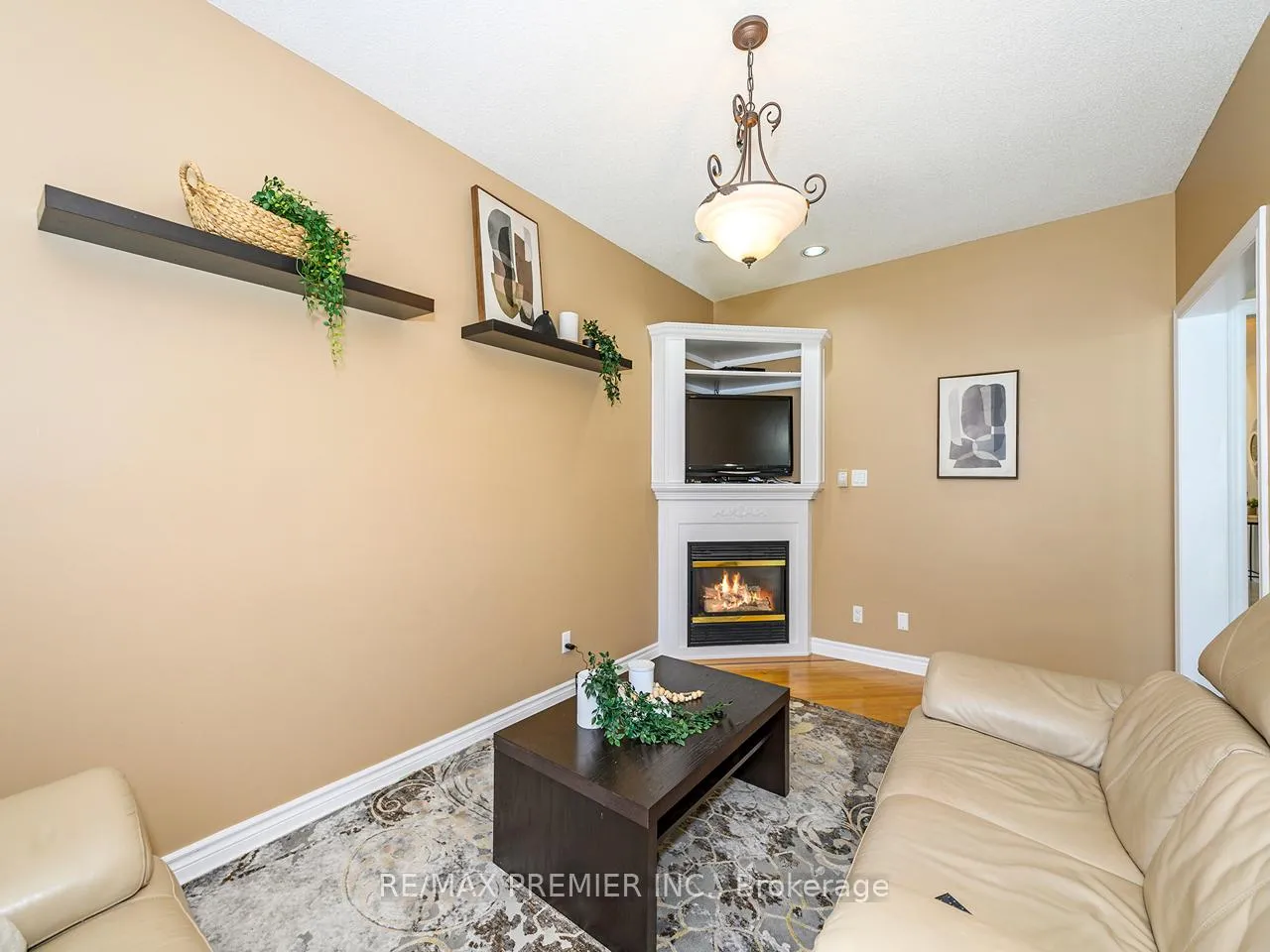 Photo 18 of 284 Avro Road, Vaughan, Maple — HOMEH