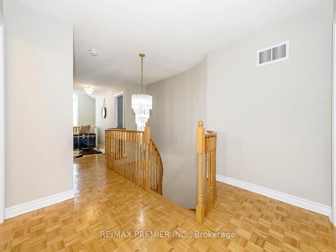 Photo 19 of 284 Avro Road, Vaughan, Maple — HOMEH