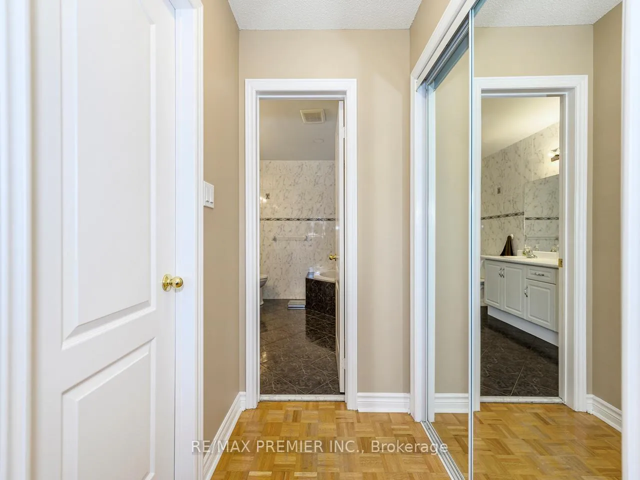 Photo 23 of 284 Avro Road, Vaughan, Maple — HOMEH