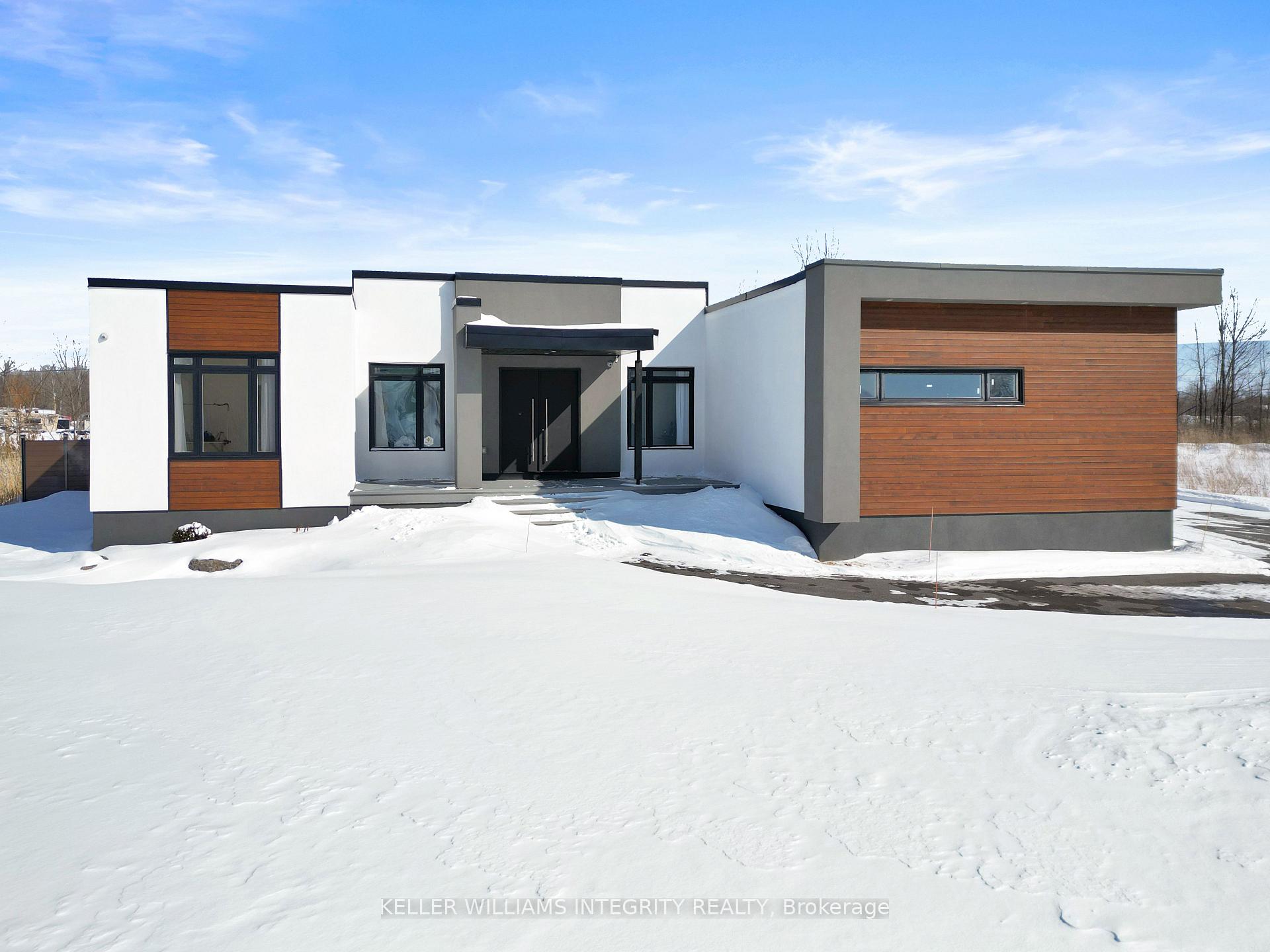 Photo 2 of 635 Ballycastle Crescent, Ottawa, Riverside South — HOMEH