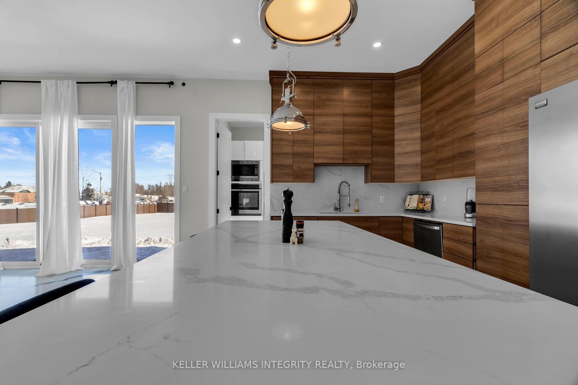 Photo 9 of 635 Ballycastle Crescent, Ottawa, Riverside South — HOMEH