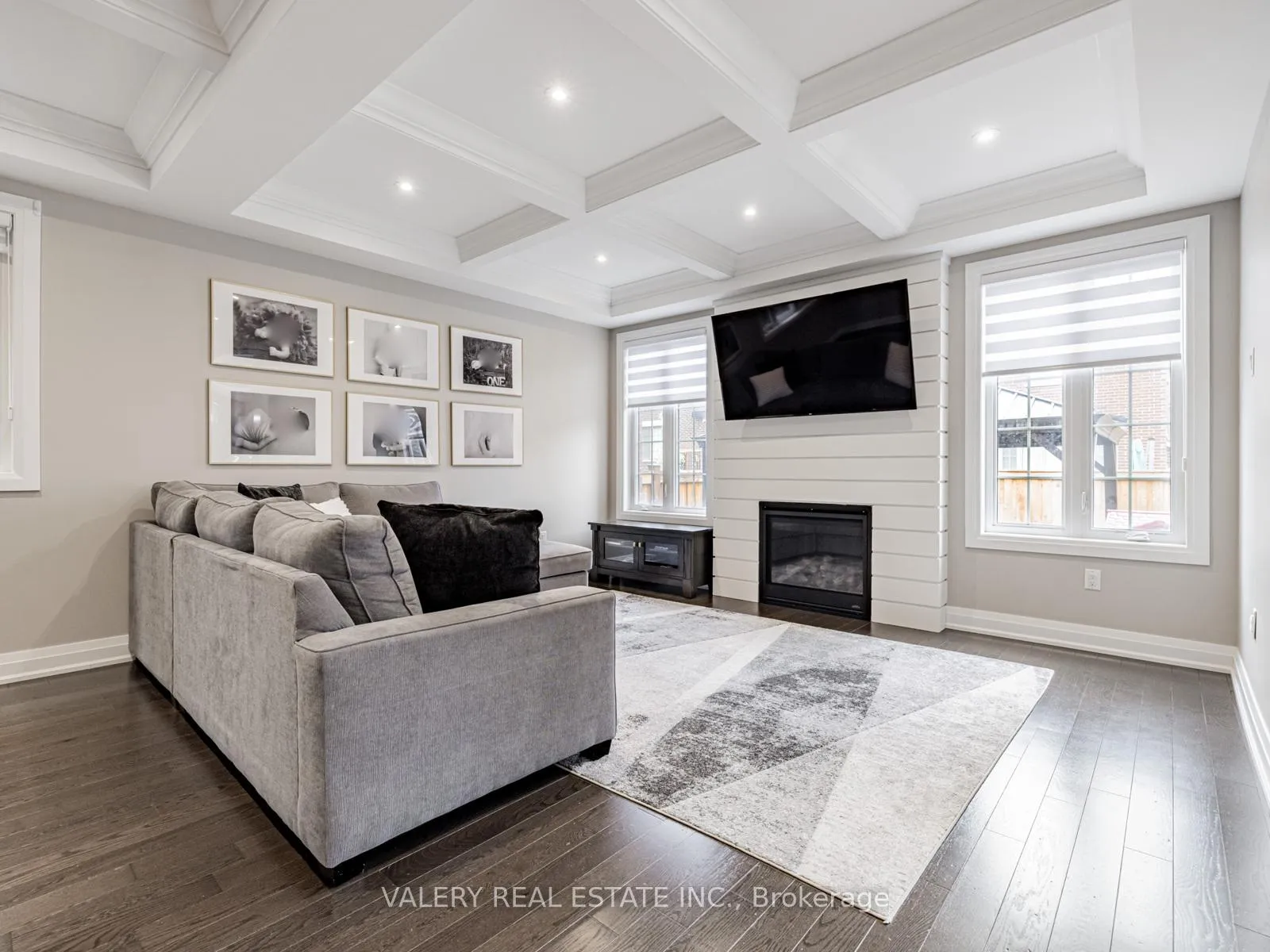 Photo 3 of 41 Chorus Crescent, Vaughan, Kleinburg — HOMEH
