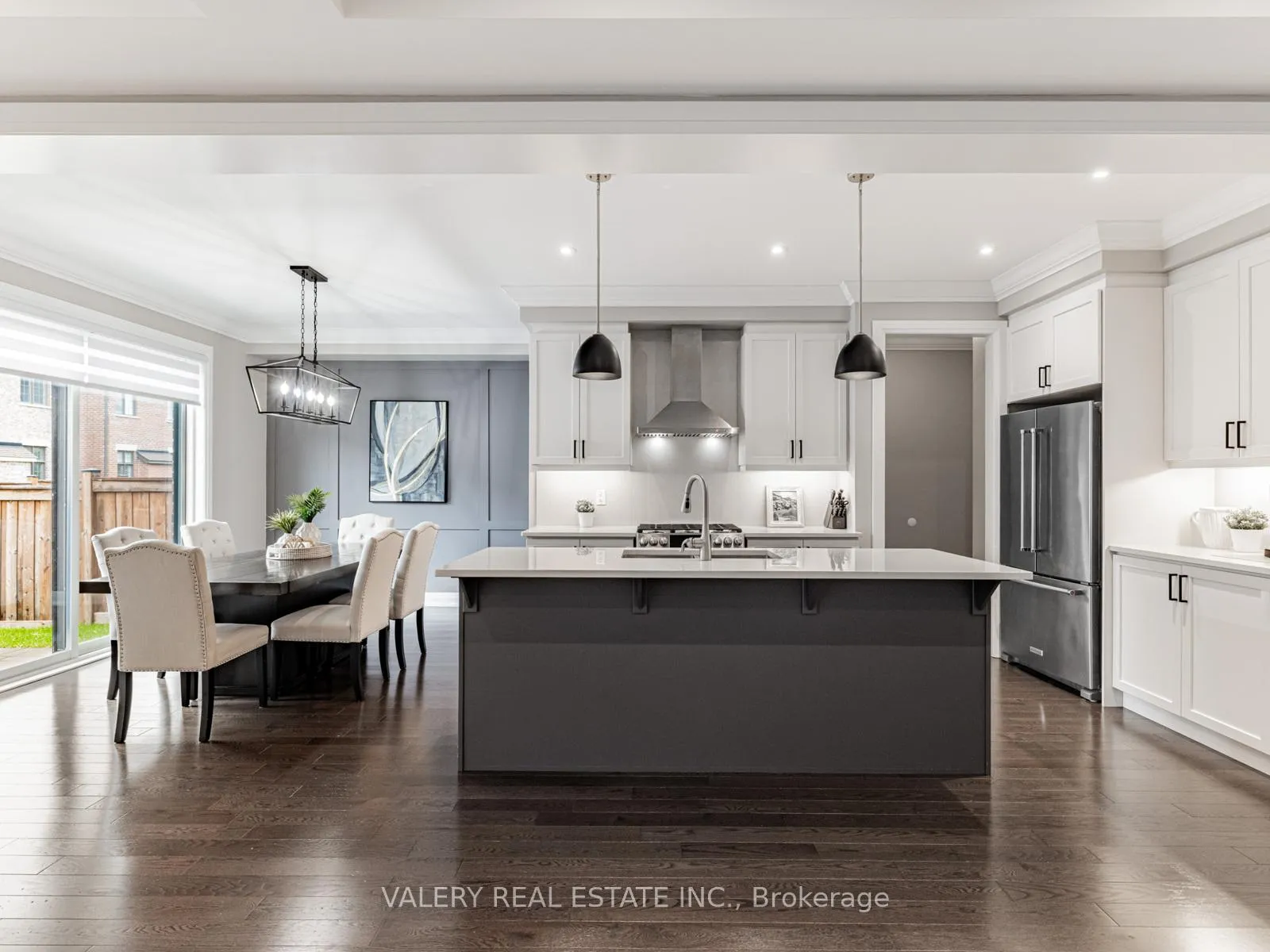 Photo 5 of 41 Chorus Crescent, Vaughan, Kleinburg — HOMEH