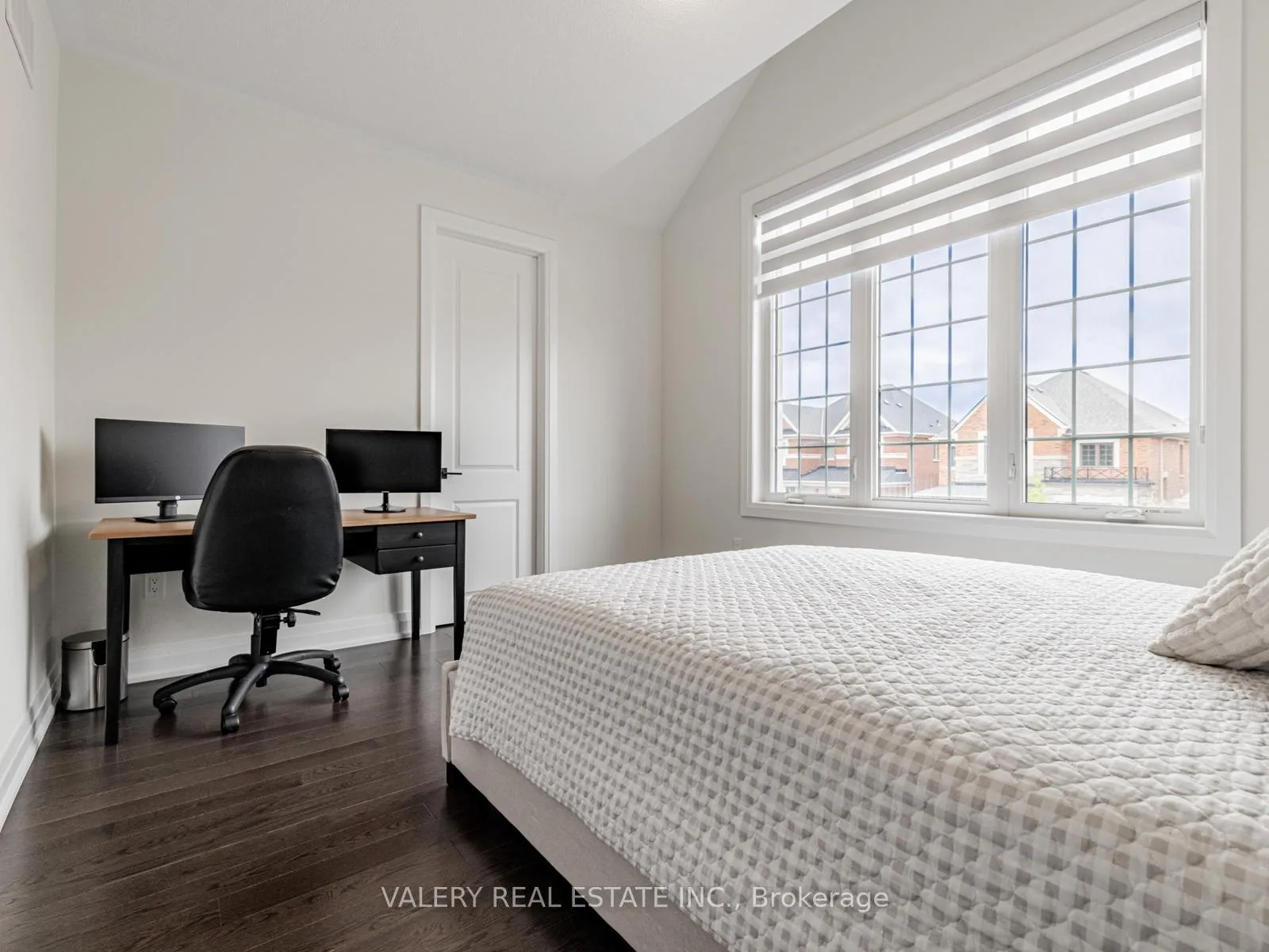 Photo 16 of 41 Chorus Crescent, Vaughan, Kleinburg — HOMEH