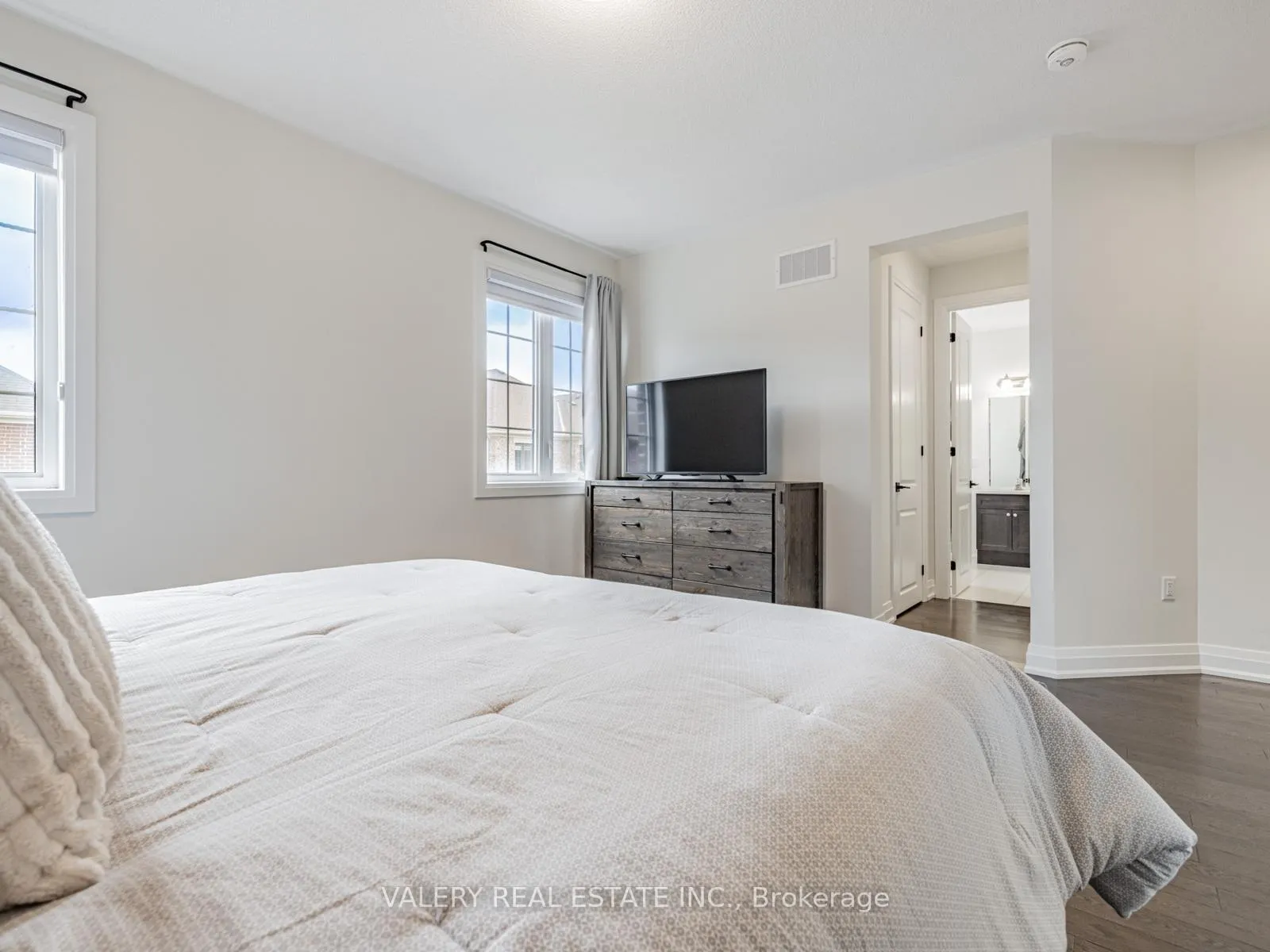 Photo 19 of 41 Chorus Crescent, Vaughan, Kleinburg — HOMEH