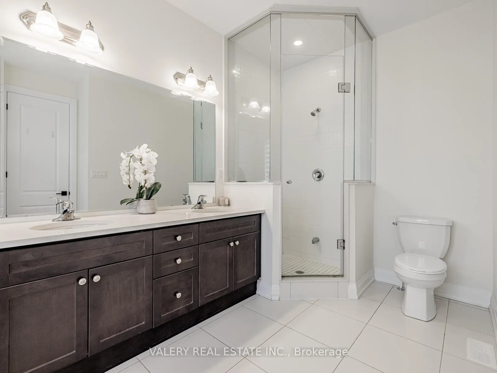 Photo 20 of 41 Chorus Crescent, Vaughan, Kleinburg — HOMEH