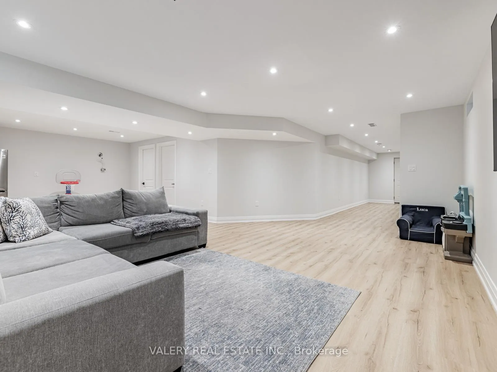 Photo 25 of 41 Chorus Crescent, Vaughan, Kleinburg — HOMEH