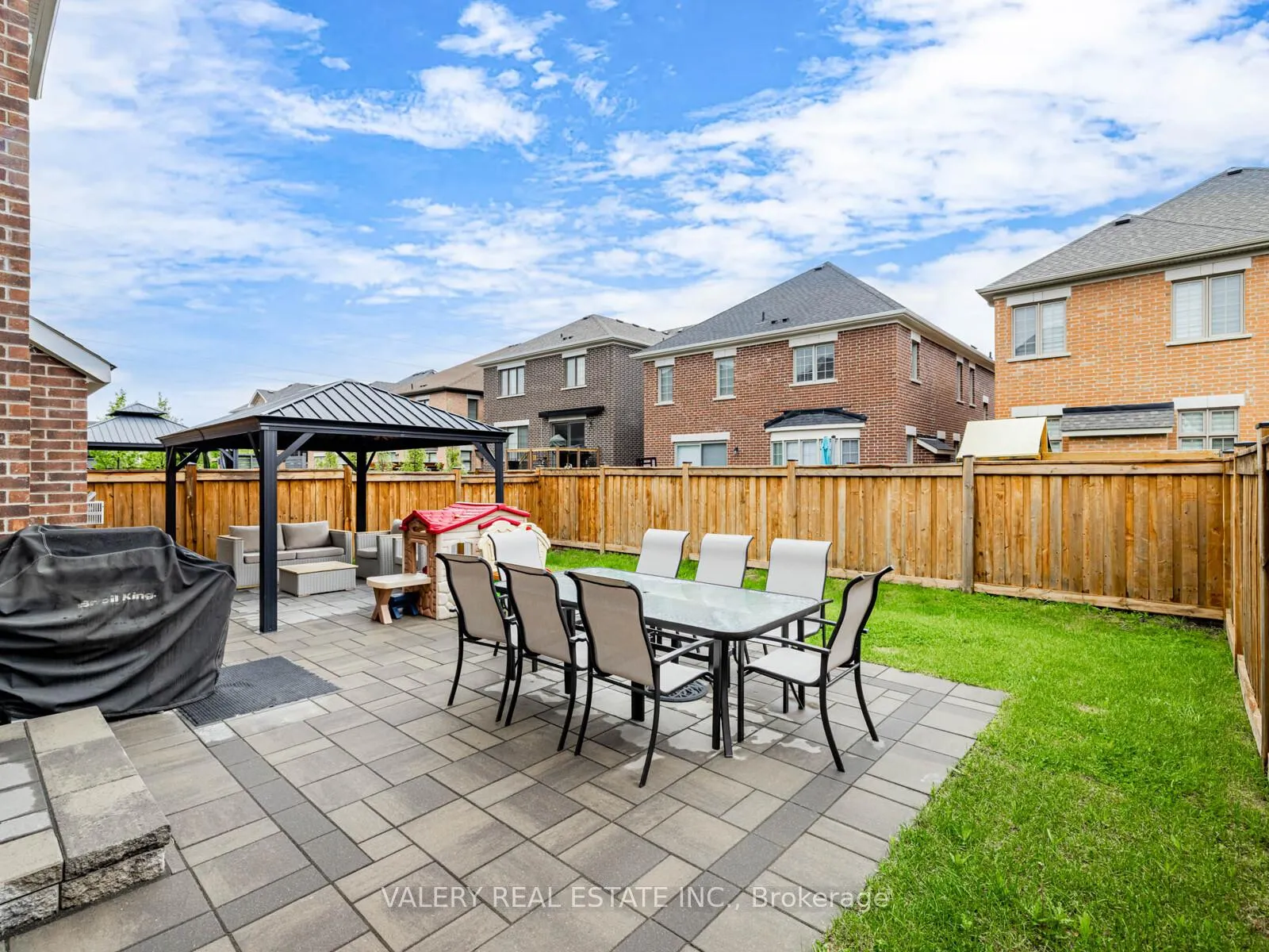 Photo 28 of 41 Chorus Crescent, Vaughan, Kleinburg — HOMEH