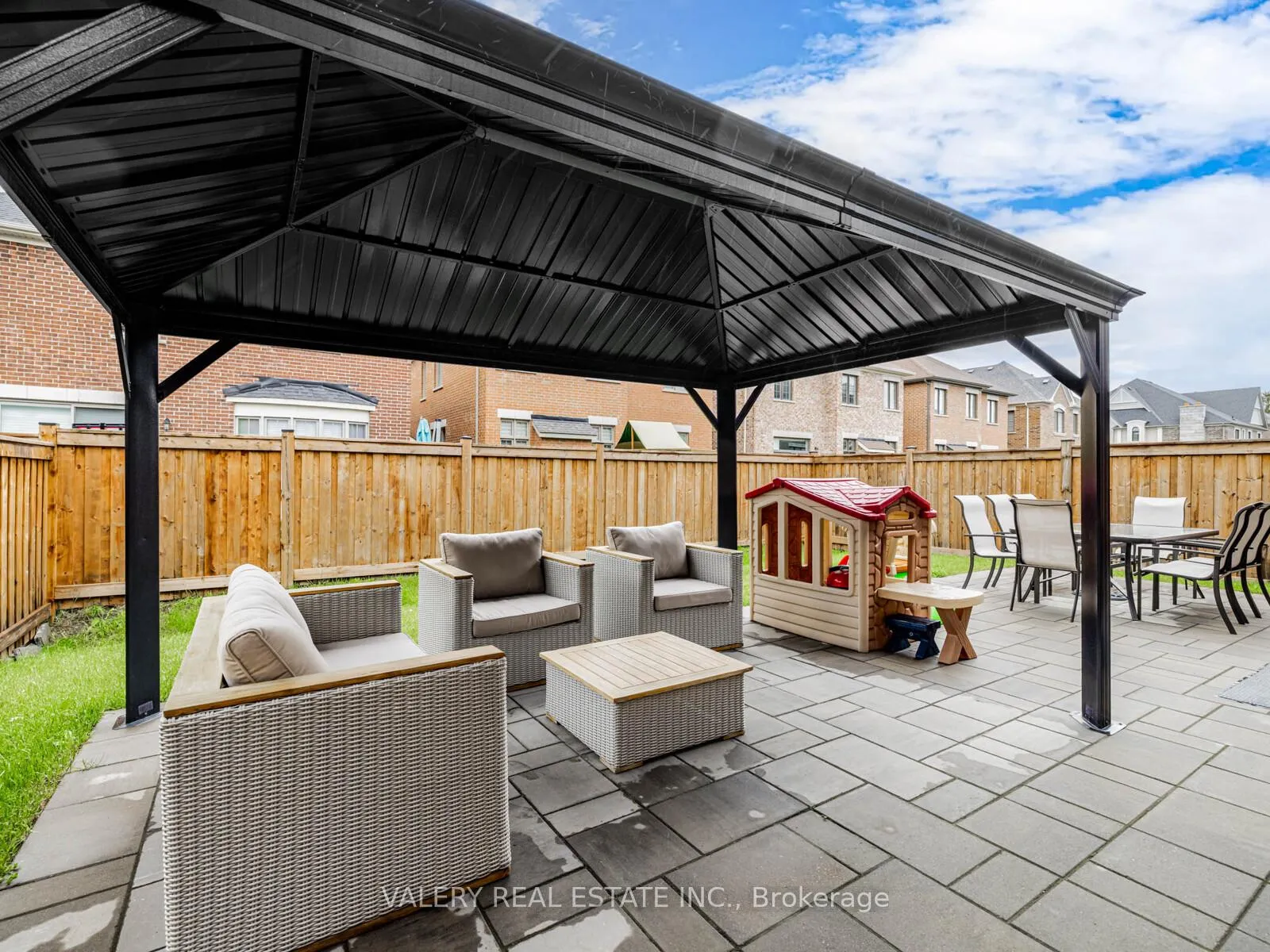 Photo 29 of 41 Chorus Crescent, Vaughan, Kleinburg — HOMEH