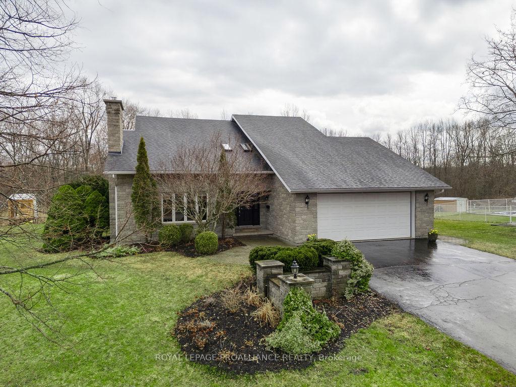 Photo 2 of 116 Greenfield Park, Belleville, Thurlow Ward — HOMEH