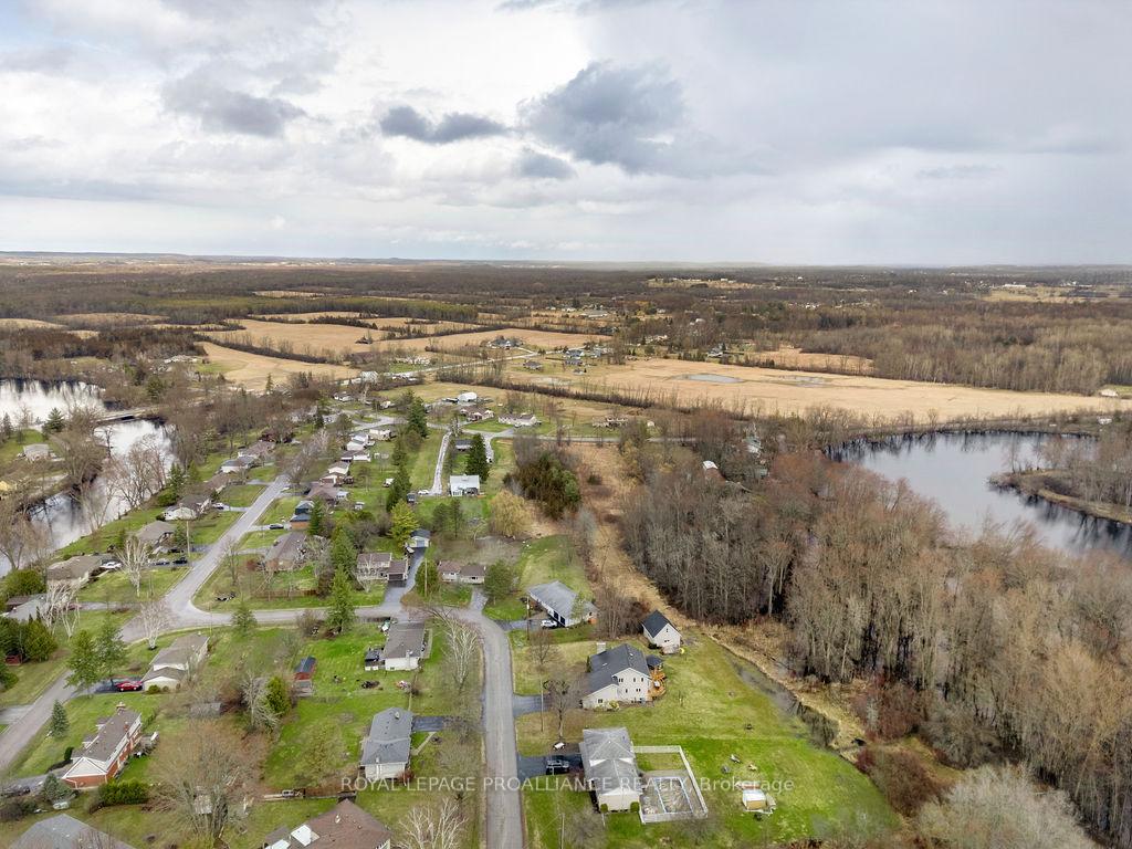 Photo 4 of 116 Greenfield Park, Belleville, Thurlow Ward — HOMEH