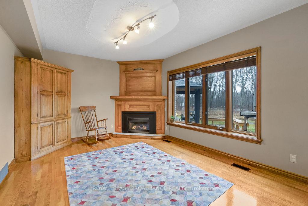 Photo 10 of 116 Greenfield Park, Belleville, Thurlow Ward — HOMEH