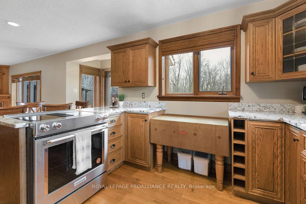 Photo 16 of 116 Greenfield Park, Belleville, Thurlow Ward — HOMEH