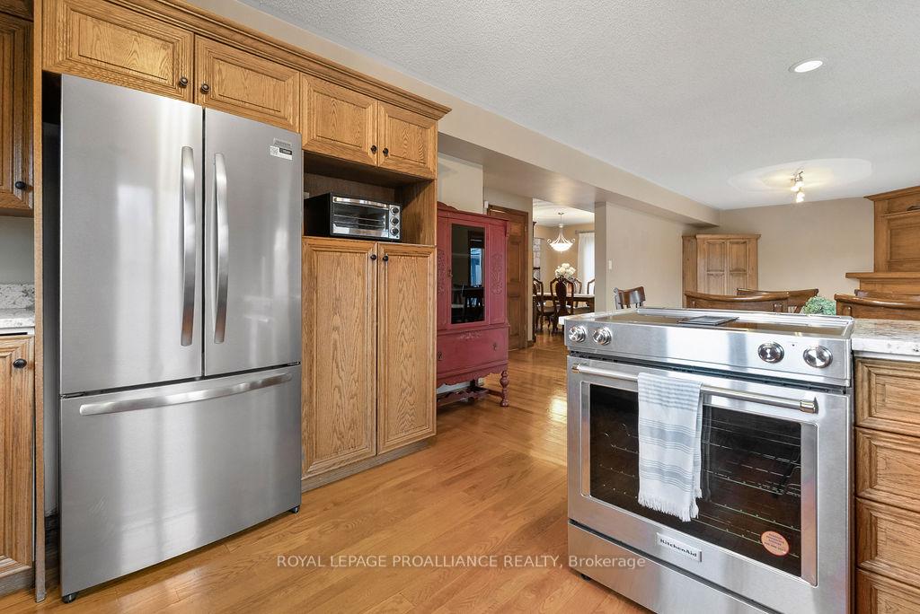 Photo 17 of 116 Greenfield Park, Belleville, Thurlow Ward — HOMEH