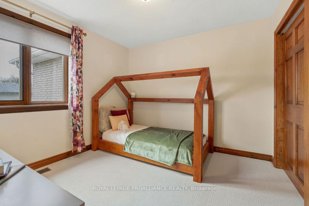 Photo 28 of 116 Greenfield Park, Belleville, Thurlow Ward — HOMEH