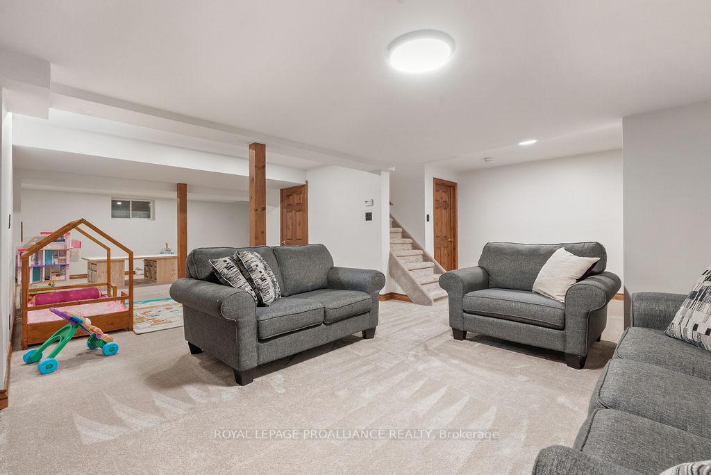 Photo 31 of 116 Greenfield Park, Belleville, Thurlow Ward — HOMEH