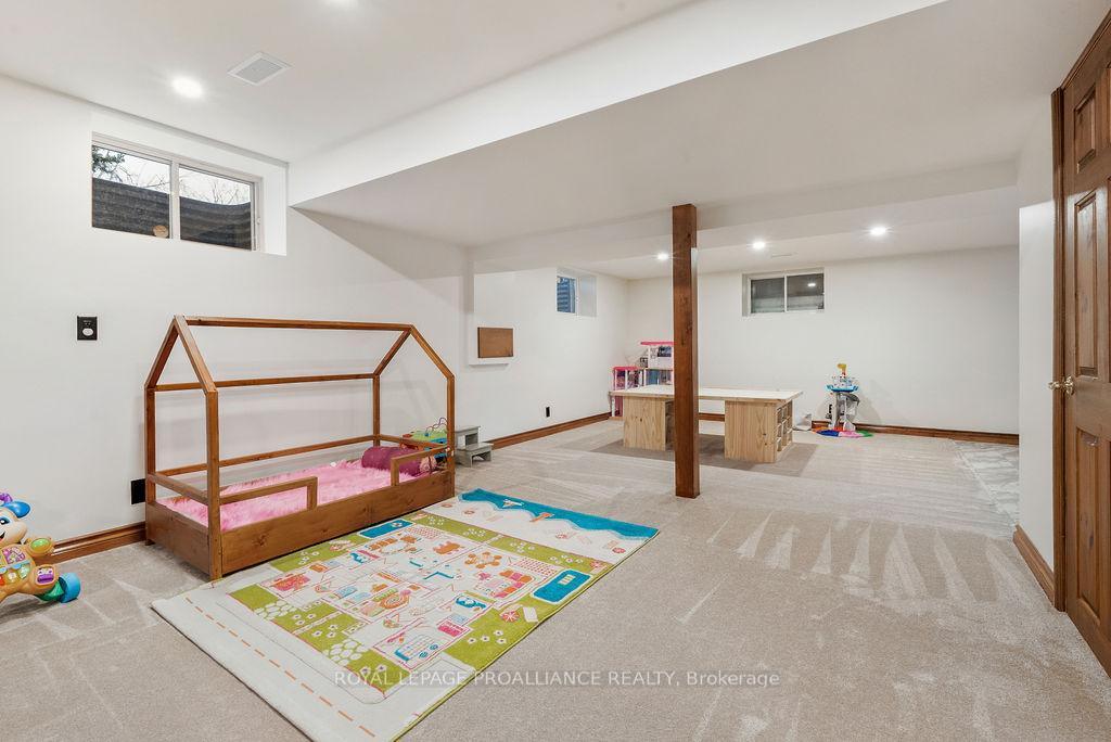 Photo 32 of 116 Greenfield Park, Belleville, Thurlow Ward — HOMEH