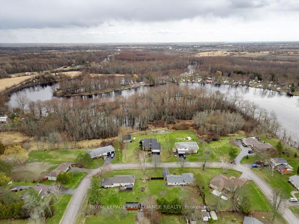 Photo 38 of 116 Greenfield Park, Belleville, Thurlow Ward — HOMEH