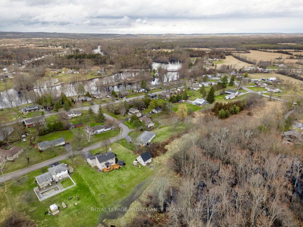 Photo 39 of 116 Greenfield Park, Belleville, Thurlow Ward — HOMEH