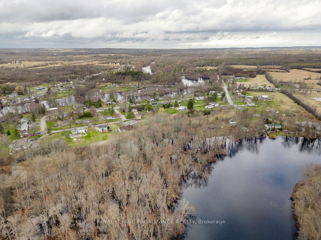 Photo 40 of 116 Greenfield Park, Belleville, Thurlow Ward — HOMEH