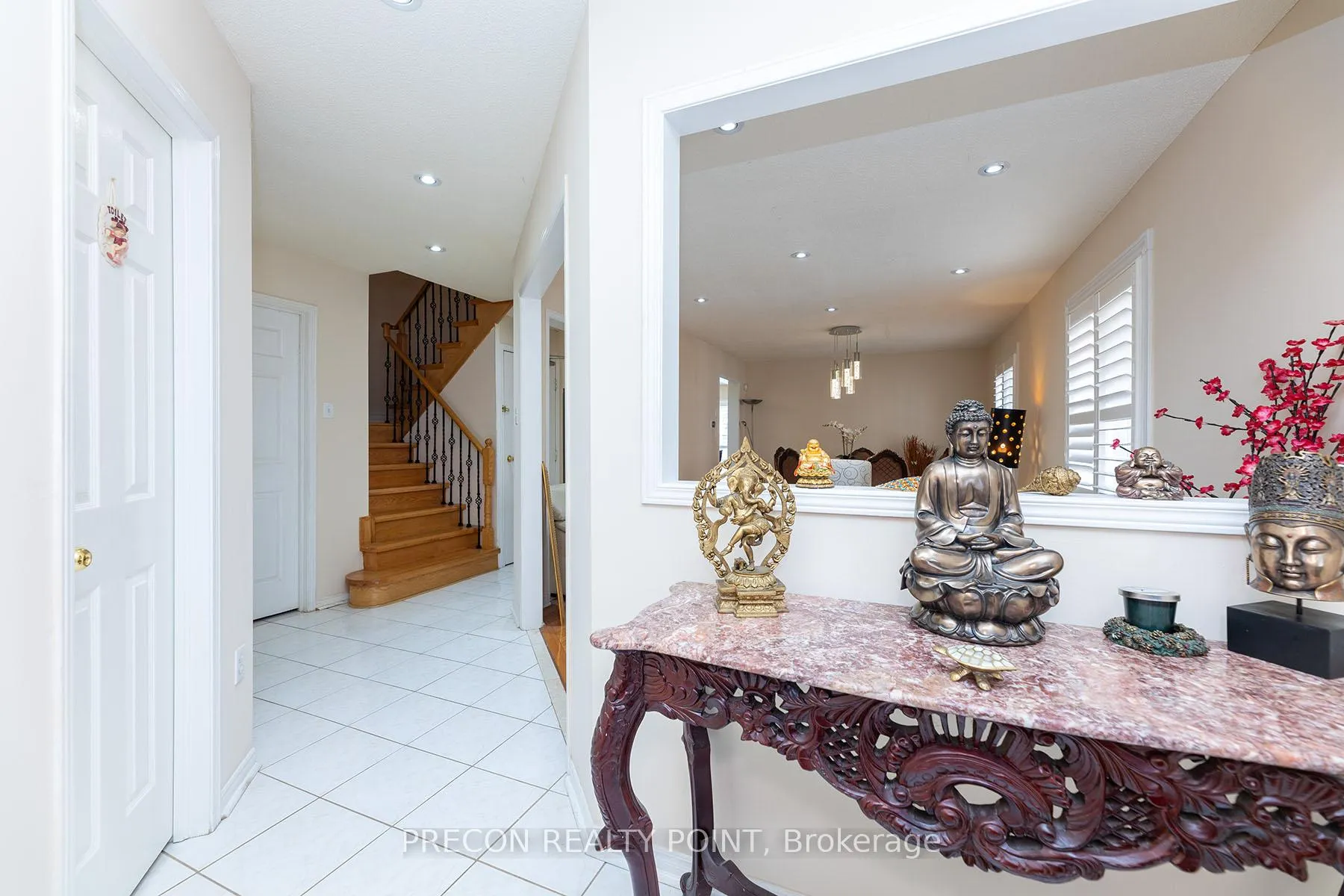 Photo 5 of 5 Connery Crescent, Markham, Middlefield — HOMEH