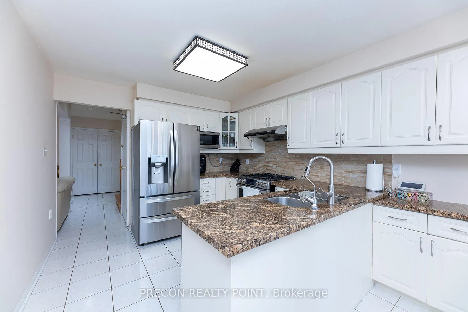 Photo 10 of 5 Connery Crescent, Markham, Middlefield — HOMEH
