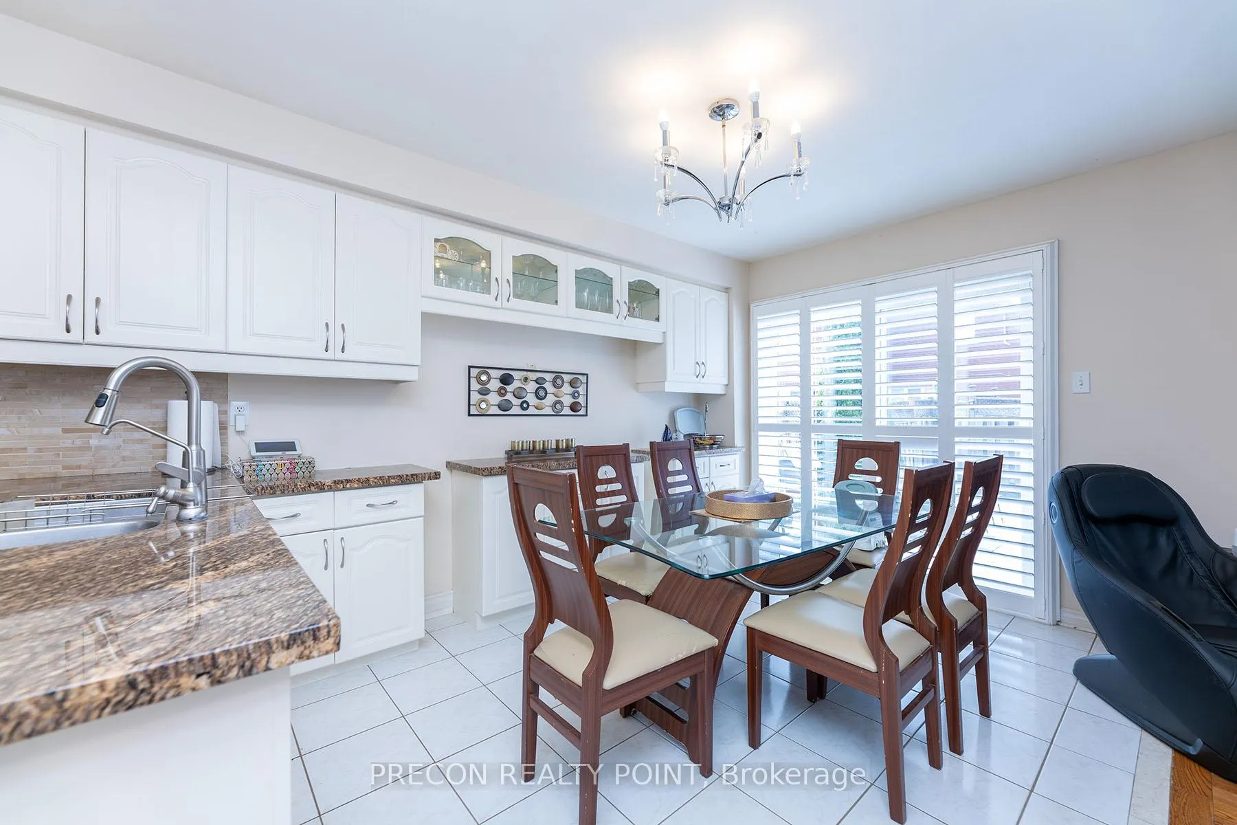 Photo 13 of 5 Connery Crescent, Markham, Middlefield — HOMEH