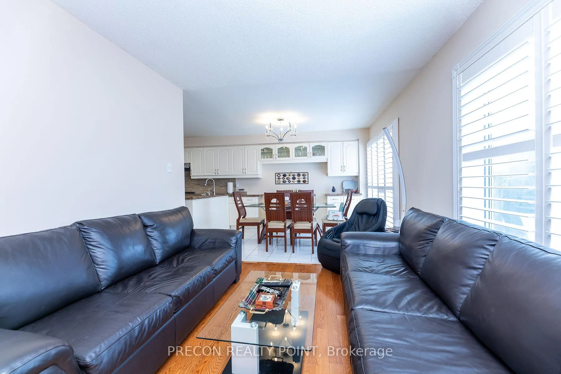 Photo 16 of 5 Connery Crescent, Markham, Middlefield — HOMEH