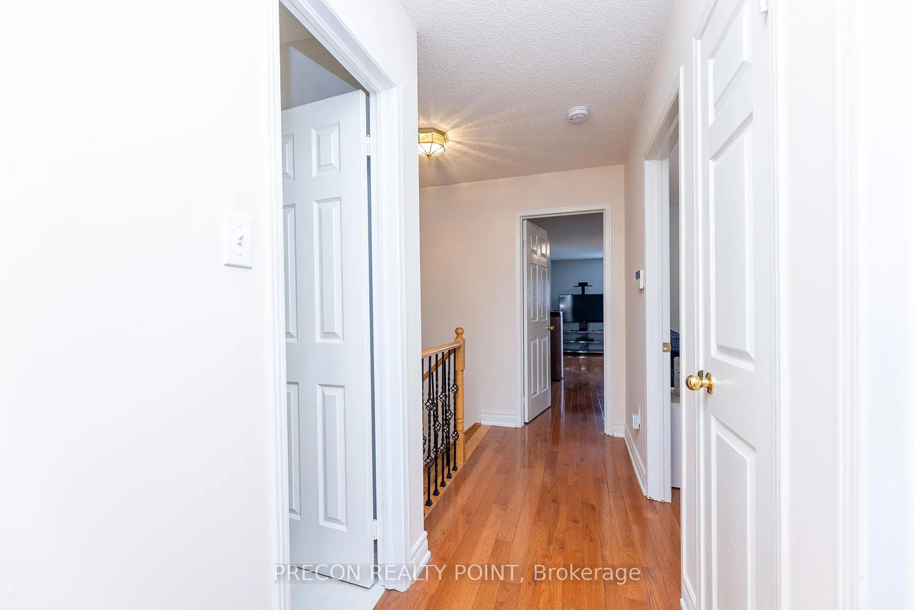 Photo 18 of 5 Connery Crescent, Markham, Middlefield — HOMEH