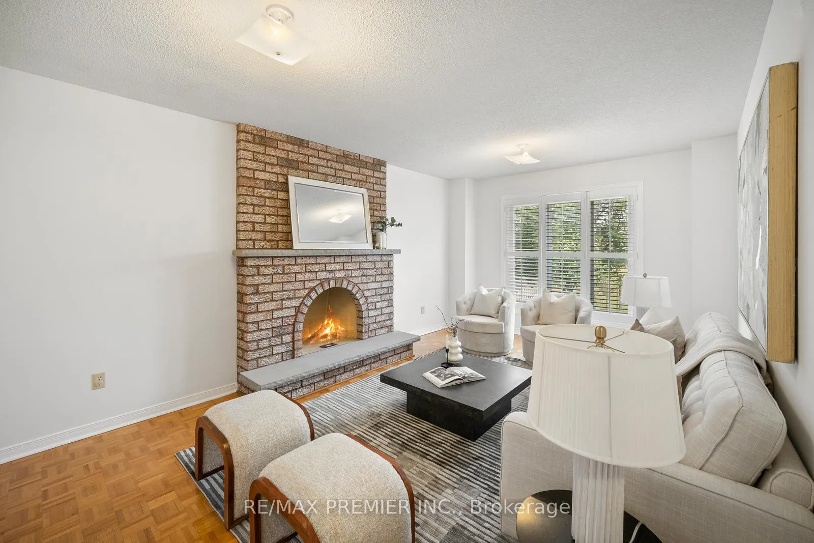 Photo 15 of 258 Mapes Avenue, Vaughan, West Woodbridge — HOMEH