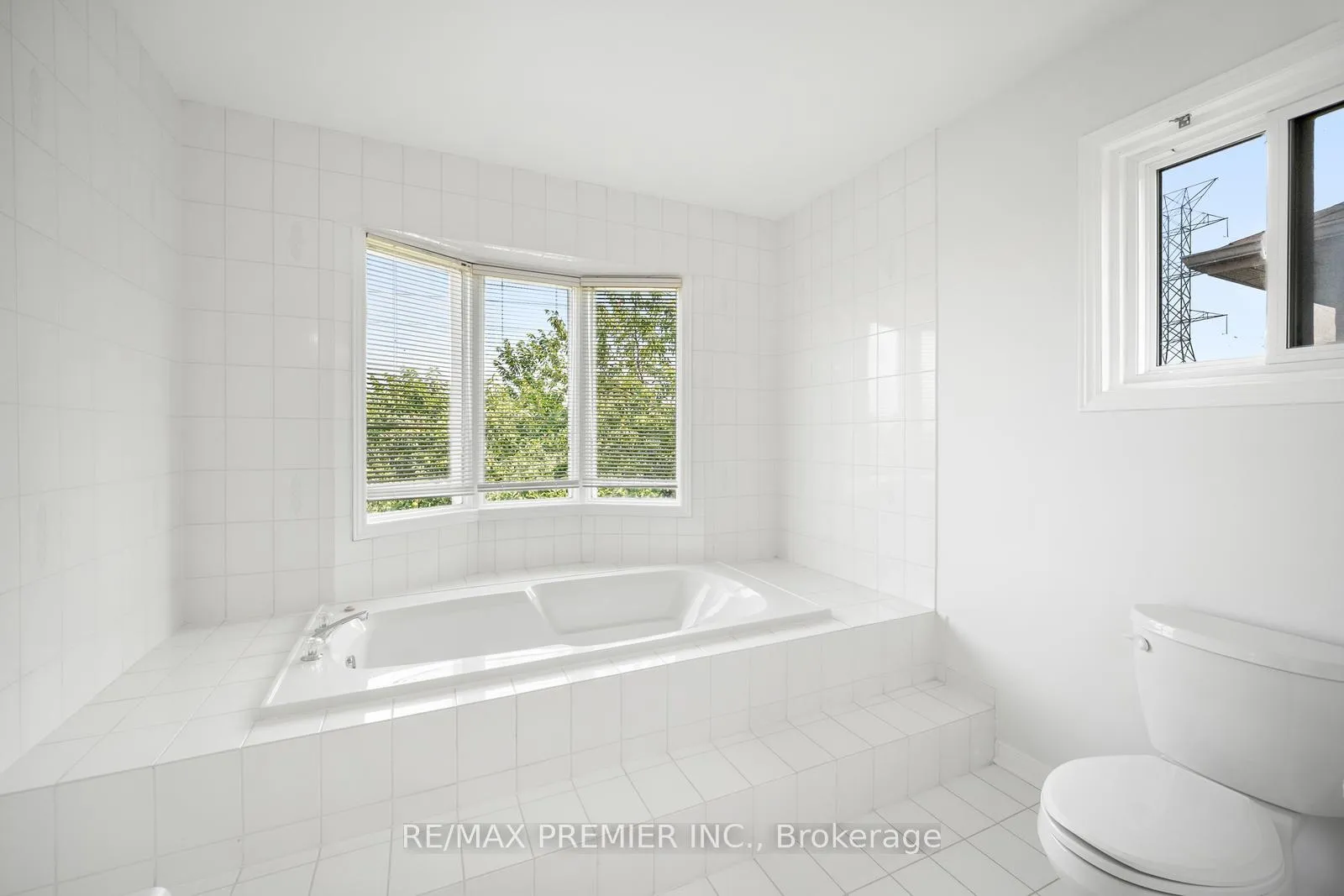 Photo 24 of 258 Mapes Avenue, Vaughan, West Woodbridge — HOMEH