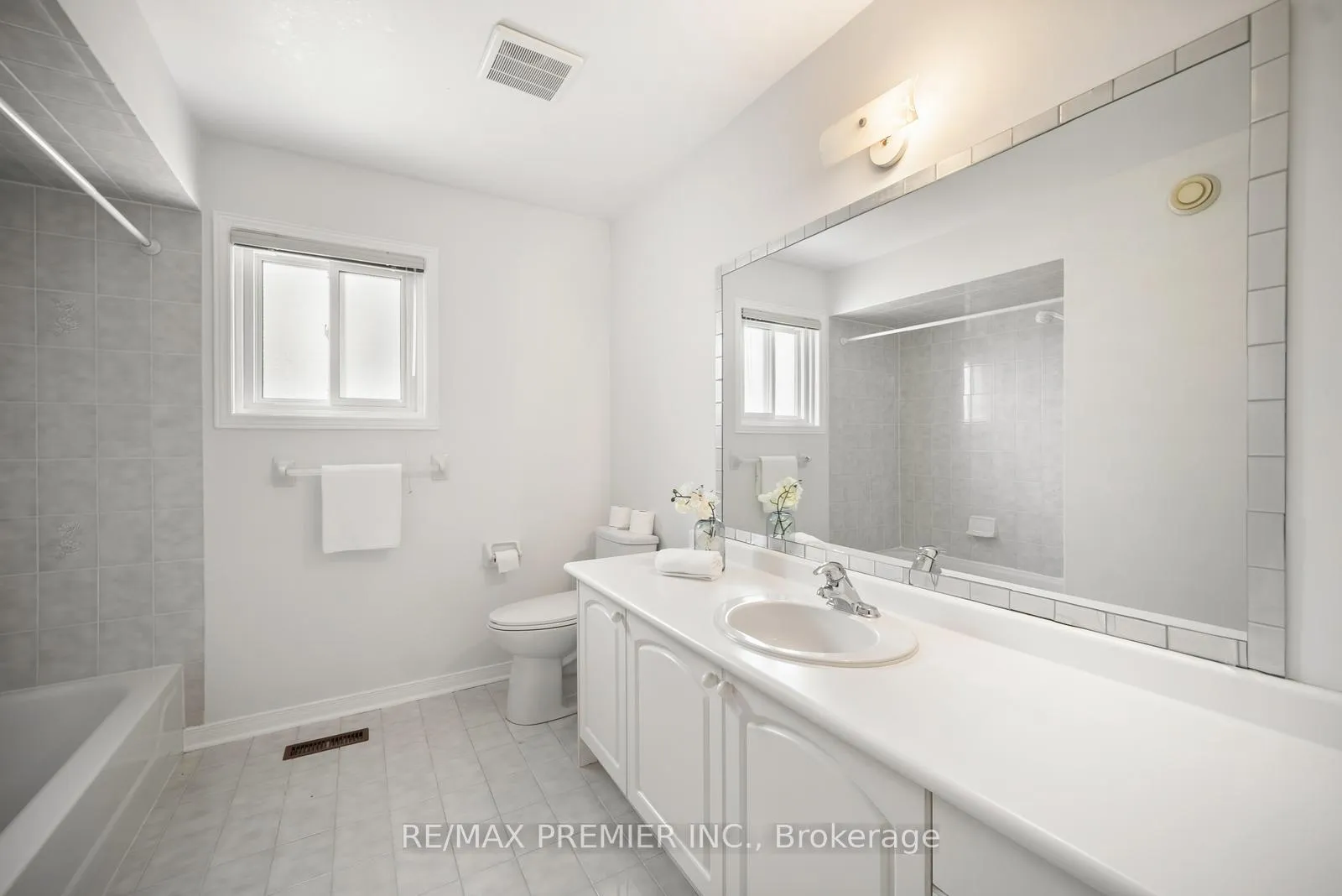 Photo 28 of 258 Mapes Avenue, Vaughan, West Woodbridge — HOMEH