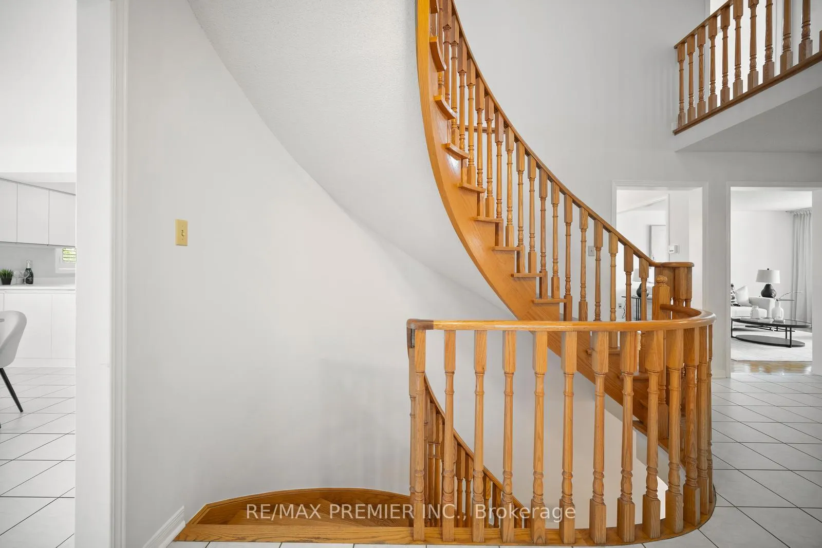 Photo 31 of 258 Mapes Avenue, Vaughan, West Woodbridge — HOMEH