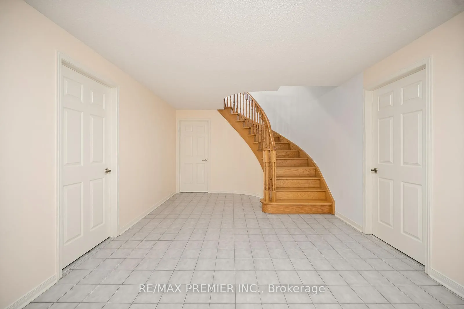 Photo 32 of 258 Mapes Avenue, Vaughan, West Woodbridge — HOMEH